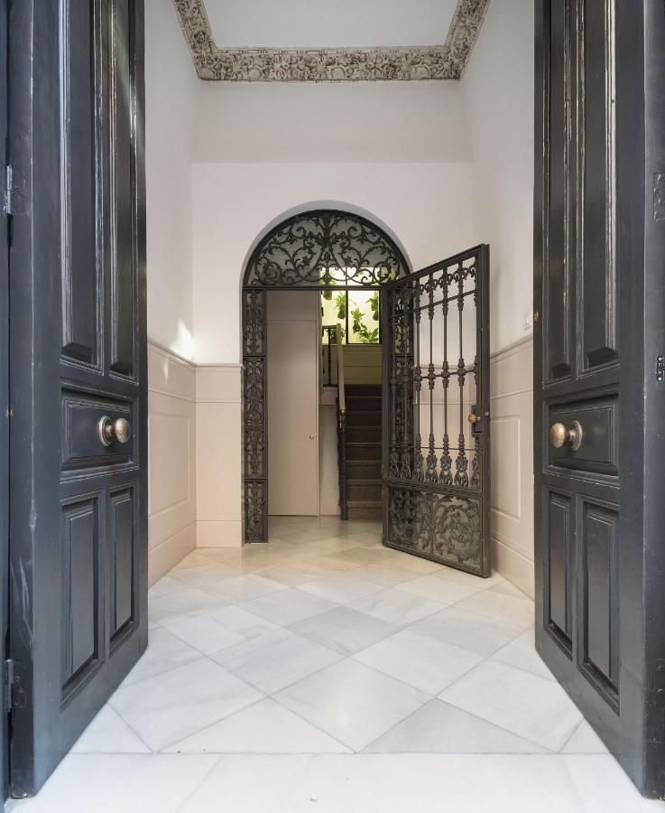 Puerta Catedral Holiday Suites Seville Ngoại thất bức ảnh