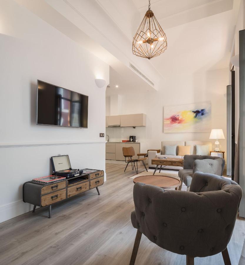 Puerta Catedral Holiday Suites Seville Ngoại thất bức ảnh