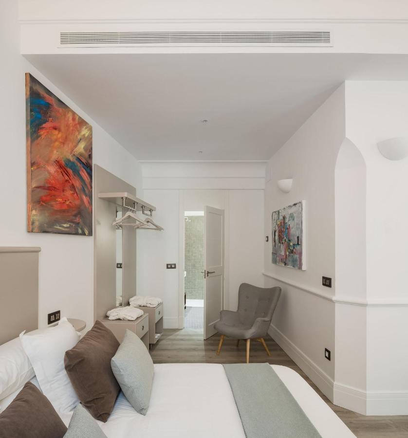 Puerta Catedral Holiday Suites Seville Ngoại thất bức ảnh