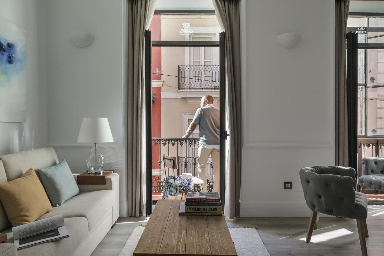 Puerta Catedral Holiday Suites Seville Ngoại thất bức ảnh
