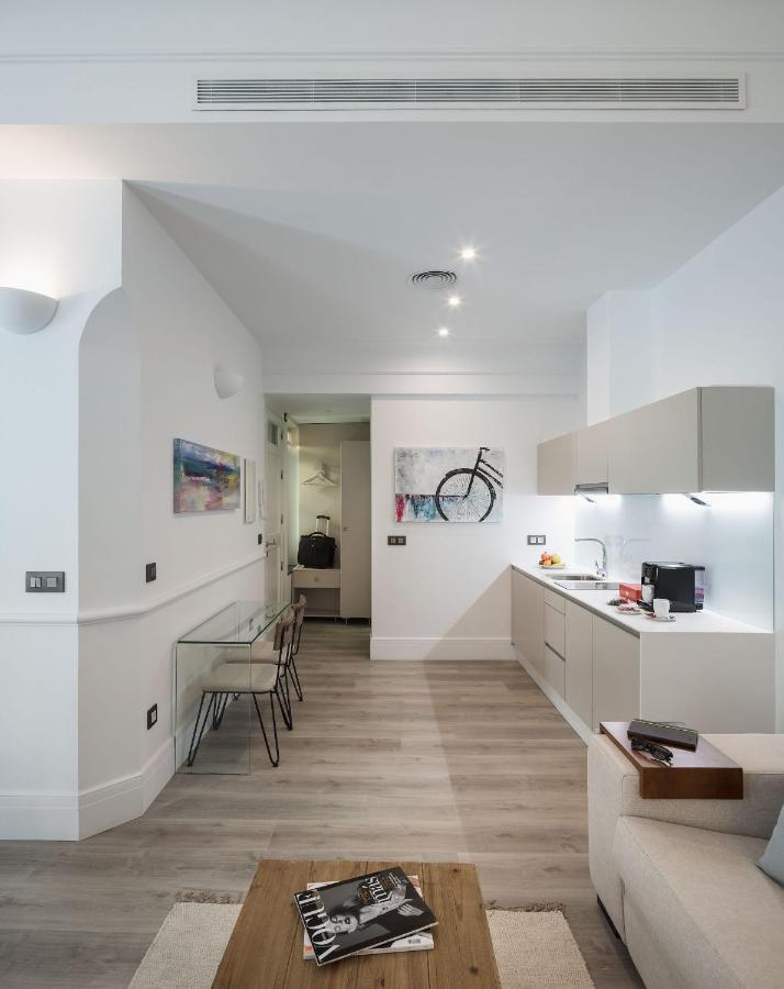 Puerta Catedral Holiday Suites Seville Ngoại thất bức ảnh