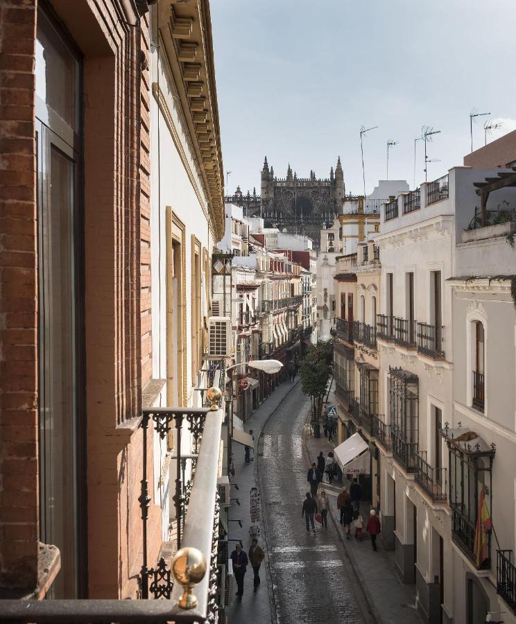 Puerta Catedral Holiday Suites Seville Ngoại thất bức ảnh