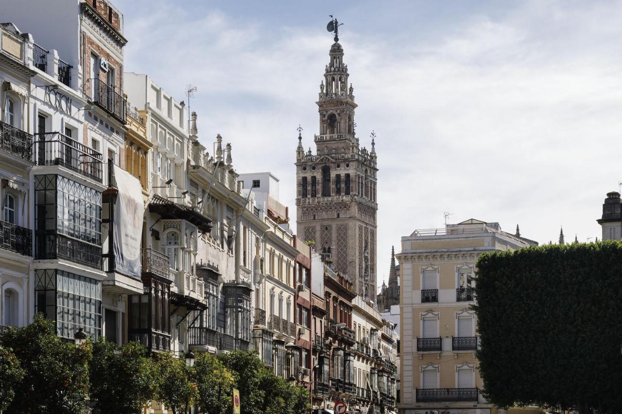 Puerta Catedral Holiday Suites Seville Ngoại thất bức ảnh