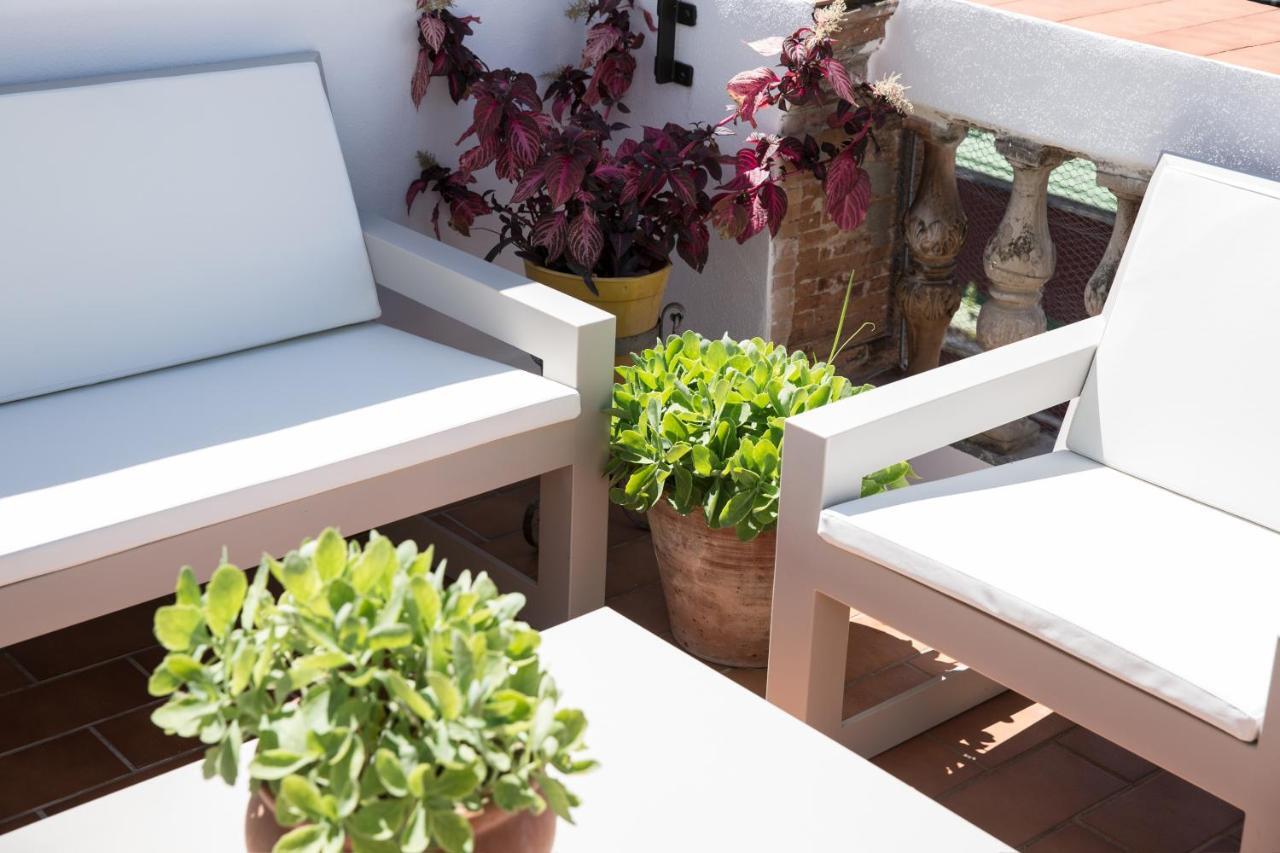 Puerta Catedral Holiday Suites Seville Ngoại thất bức ảnh