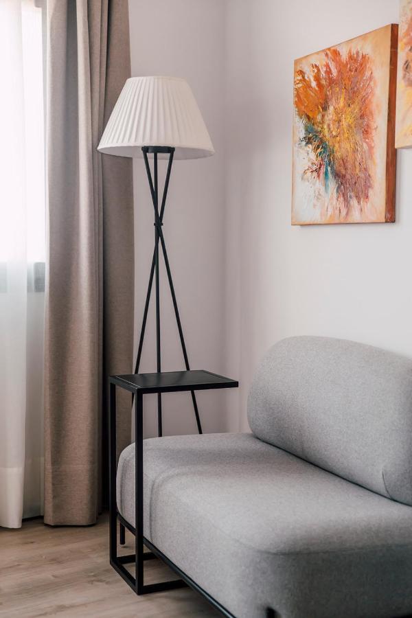 Puerta Catedral Holiday Suites Seville Ngoại thất bức ảnh